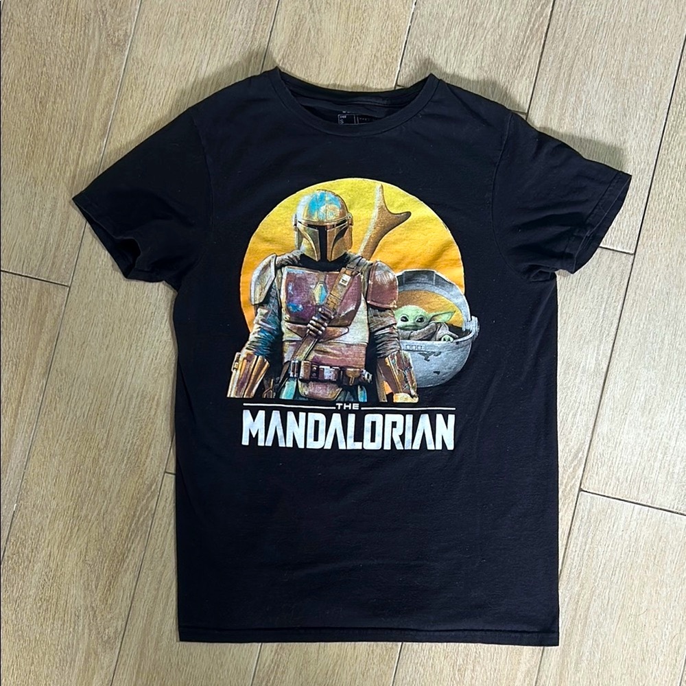 Star Wars Black Mandalorian Grogu Baby Yoda Short Sleeve Tee